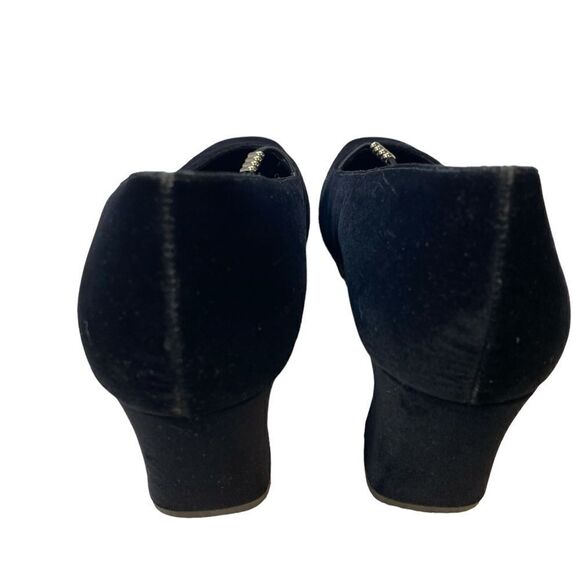 Vintage Statutes Women’s Black Velvet Pumps Accent Strap Gold Accent - Size 10 - Picture 6 of 8